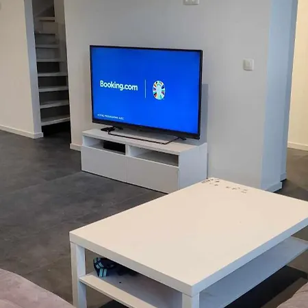 Maison 3 A L'entree De *